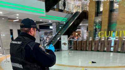 У Києві у ТЦ загинув чоловік