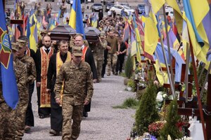 У Львові попрощалися із загиблими Героями Андрієм Попиком і Любомиром Хемієм (ФОТО)