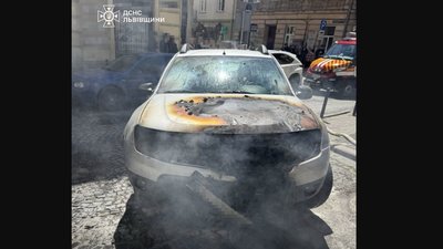 У Львові горів автомобіль