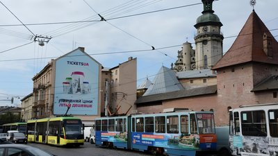 У Львові на пл. Митній замінюватимуть аварійне пересічення трамвайної колії