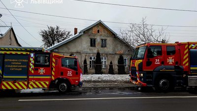 У Львові рятувальники ліквідували пожежу у будинку