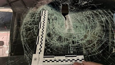 На Львівщині від вантажівки відлетіла частина гальмівного диску та протаранила переднє скло мікроавтобуса