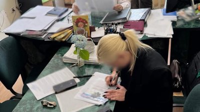 На Львівщині судитимуть адвокатку та її спільника за хабар