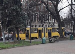 У Львові трамвай зійшов з рейок (фото)