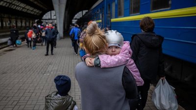 Демографка назвала три чинники, від яких залежатиме повернення біженців в Україну