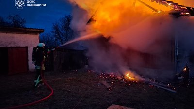 Внаслідок пожежі у будинку на Львівщині травмувався чоловік