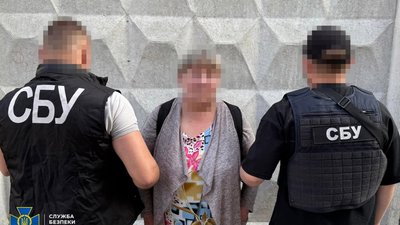 СБУ затримала жительку Хмельниччини, яка виготовляла вибухівку для терактів та наводила удари рф