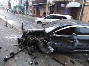 У Рогатині затримали водія, який обкрадав елітні авто