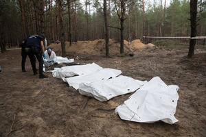 Вбиті окупантами чотири покоління: знайдено поховання цілої сім’ї з маленькими дітьми (ФОТО)