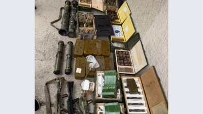 Затримали групу з діючих та колишніх військових, які постачали зброю з фронту до західних областей для продажу криміналітету