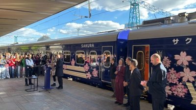 Новітній потяг-сакура курсуватиме на шляху "Київ - Ужгород"