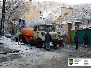 ЛМР: "16 водовозок працюватимуть доти, поки буде потрібно, аби усі мешканці в необхідній кількості набрали воду"