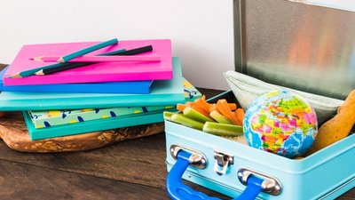 Уряд просять змінити правила виплат "Пакунку школяра"