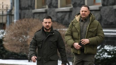 Звільнення Єрмака може бути найрозумнішим кроком Зеленського, - The Guardian