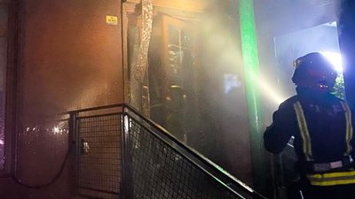 У Чернівцях 24-річний чоловік підпалив банк (ФОТО)