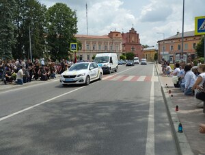 Львівщина на колінах зустріла загиблого на війні Героя (ФОТО)