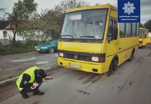 Патрульні, спільно з управлінням "Укртрансбезпеки", здійснили рейд по перевізниках (фото)