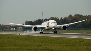 До Львова прибув вантажний літак "Boeing 787-9 Dreamliner" (фото, відео)