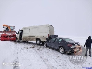 Між Рогатином та Львовом сталася потрійна ДТП за участі снігоочисної техніки (фото)