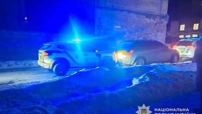 П’яний працівник ТЦК протаранив автомобіль поліції на Тернопільщині (ФОТО)