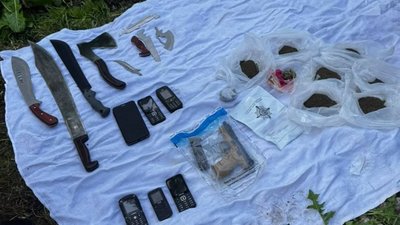 На Львівщині затримали підозрюваного в придбанні та зберіганні з метою збуту наркотиків і вирощуванні конопель