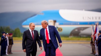 Трамп зустрінеться з путіним, щоб покласти край війні між Росією та Україною
