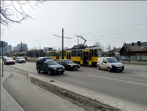 У Львові сталася ДТП трамваю та авто (ФОТО)