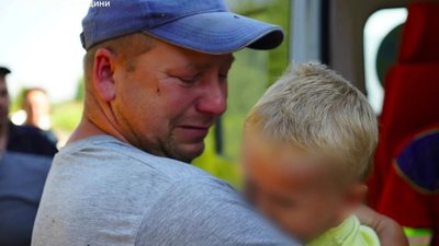 На Житомирщині усю ніч шукали 1,5 річну дитину, яка заблукала у лісі