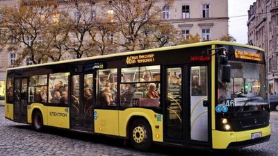 У Львові в автобусі врятували пасажира