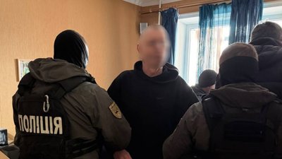 У Львові 62-річний чоловік збував наркотики