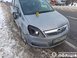 На Львівщині водій збив жінку, яка йшла узбіччям дороги