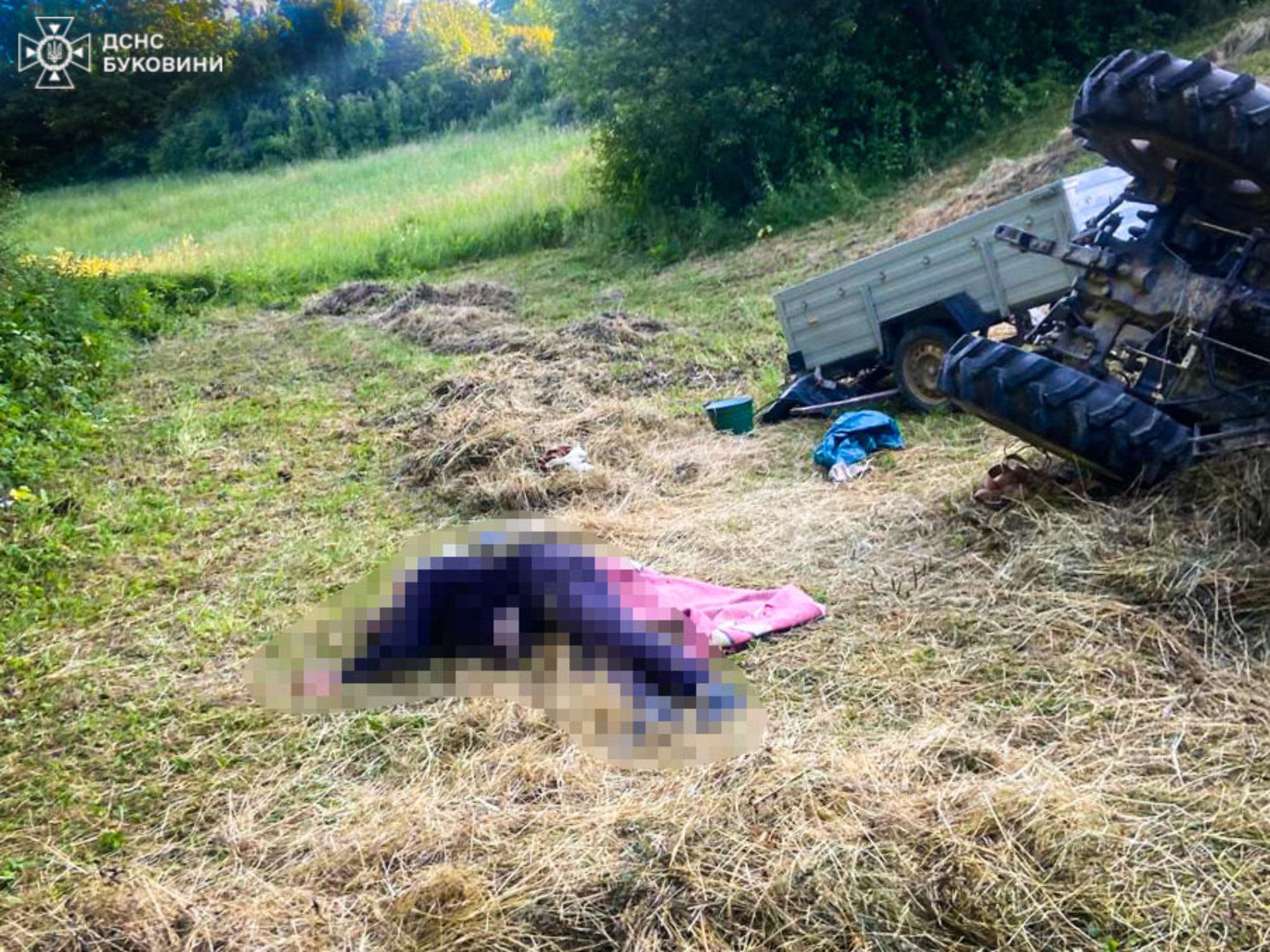 Трагедія на полі: у Чернівецькому районі загинув чоловік під час роботи на тракторі (ФОТО)