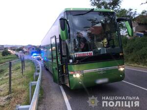 На Закарпатті львів’янин на смерть збив пішохода