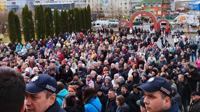 На Хмельниччині з двох храмів виганяють священиків УПЦ МП (ВІДЕО)