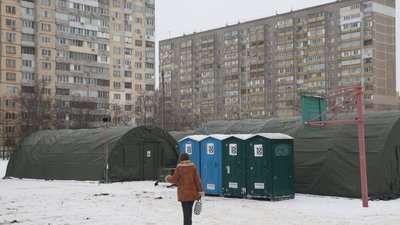 На Троєщині у Києві готуються створювати на вулицях викопні туалети через загрозу замерзання каналізації