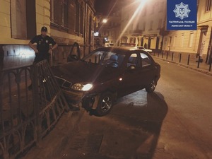 У Львові п'яні водії скоїли два ДТП (фото)