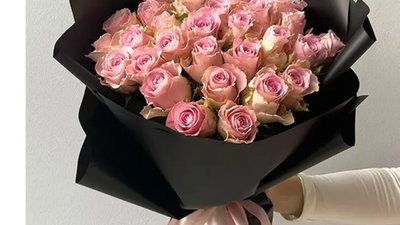 Букет квітів від Украфлора – це вдалий презент на будь-яке свято