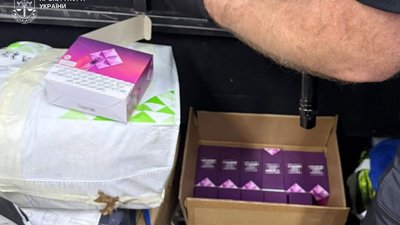 На Львівській митниці затримали тернополянина, який віз з Німеччини контрабандні електронки