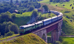 Росіяни заявили, що бомбардуватимуть залізничні мости на заході України