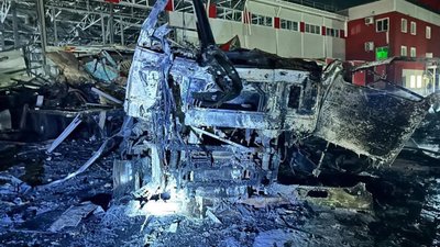 Росія ракетами та БпЛА розгромила термінал «Нової пошти» біля Харкова, є загиблі і поранені (ФОТО, ВІДЕО)