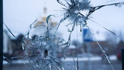 На Чернігівщині росіяни вдарили по будівлі окружної прокуратури і ТЦК