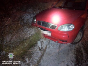 У Львові п'яний водій таксі влаштував втечу від поліції із пасажиркою в салоні (ФОТО)