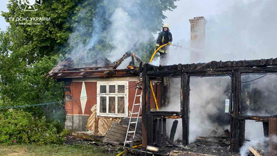 На Львівщині в палаючому будинку загинув чоловік (ФОТО)