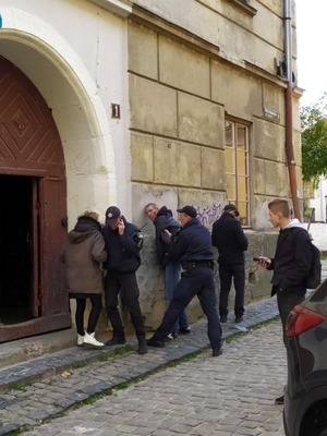 Спільно з поліцією, діти допомогли затримати озброєних хуліганів (фото)