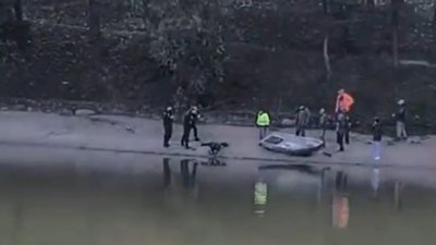 У Львові з озера дістали тіло чоловіка