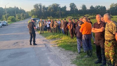 На Рівненщині десятки людей залучені до пошуків 32-річного чоловіка, який 6 липня вийшов з лікарні і зник (ФОТО)