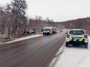 На Різдво у ДТП потрапила родина з однорічною дитиною (ФОТО)