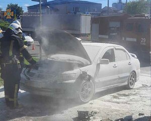 У Львові під час руху спалахнув автомобіль (ФОТО)