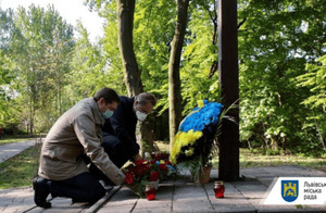 75 річниця перемоги над нацизмом: у Львові вшанували пам'ять полеглих у Другій світовій війні (фото)