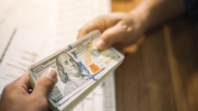 "Продавав" техніку та переправляв за кордон: на Львівщині судитимуть чоловіка, який ошукав людей на сотні тисяч і підробляв документи для втечі від мобілізації